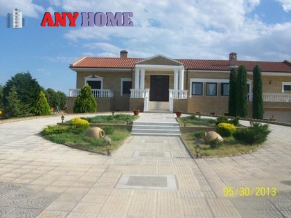 Detached home 400 sqm for sale