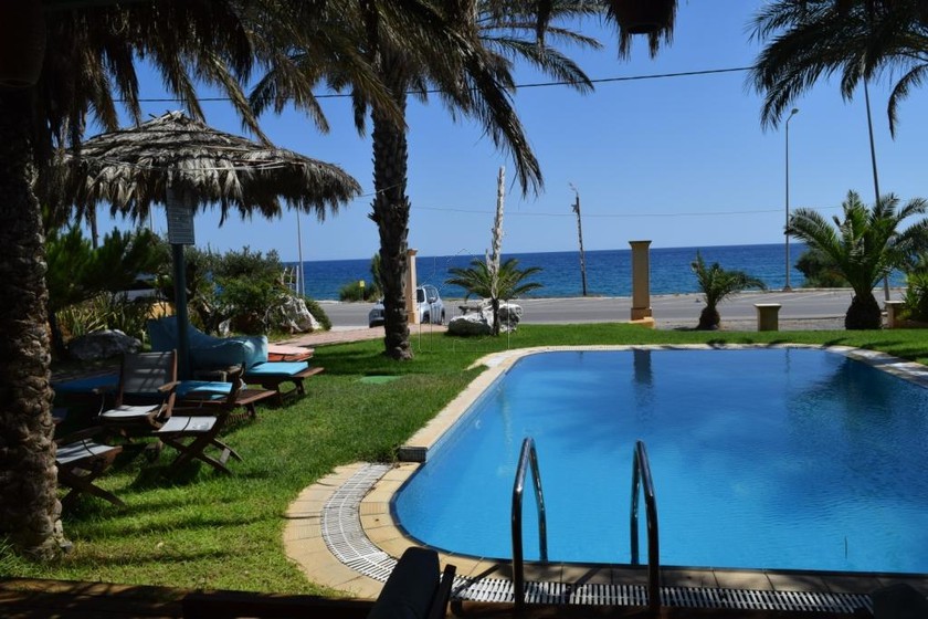Business 100sqm for sale-Makris Gialos