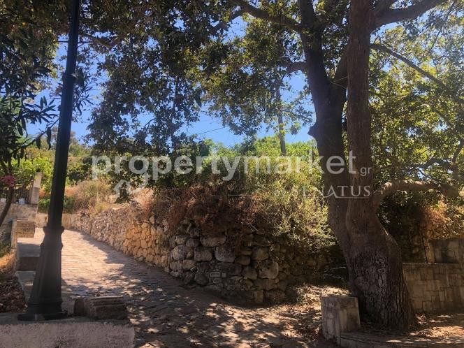 Land plot 1.805 sqm for sale