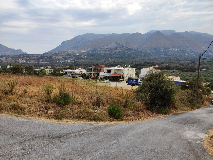 Land plot 1.950 sqm for sale, Rethymno Prefecture, Foinikas