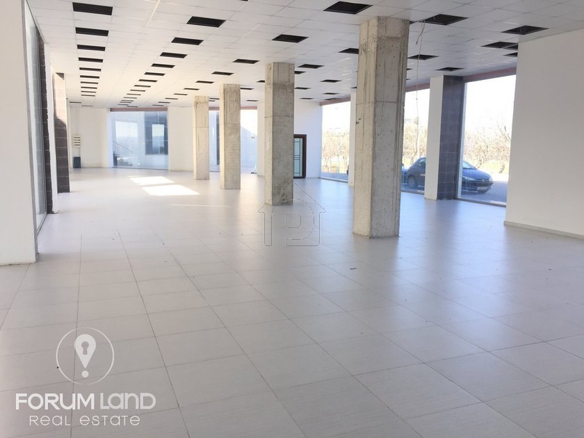 Store 2.276sqm for rent-Pylea » Mediterranean Cosmos