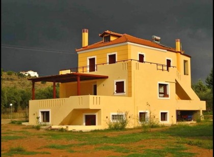Villa 140sqm for rent-Kiparissia » Kampos