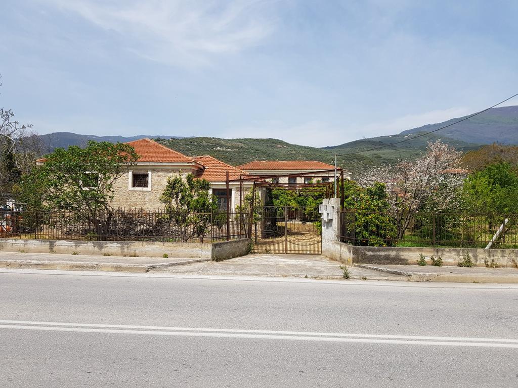Κατάστημα 528 τ.μ. προς πώληση, Κάτω Λεχώνια