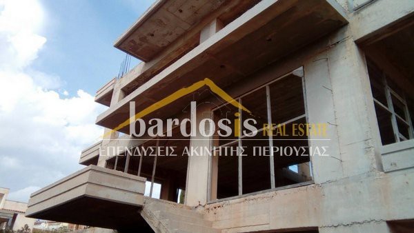 Μεζονέτα 860 τ.μ. για πώληση