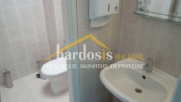 Επιχειρηματικό κτίριο 1.650 τ.μ. προς ενοικίαση, Γλυφάδα