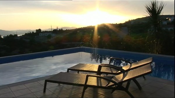 Loft 325τ.μ. για πώληση-Μαλεσίνα