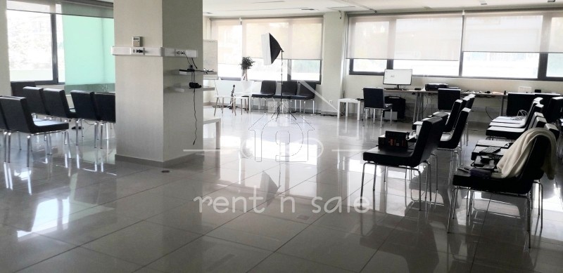 Office 250 sqm for sale