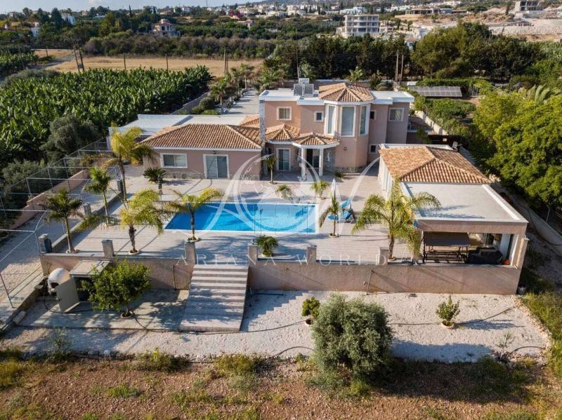 Villa 400 sqm for sale, Paphos