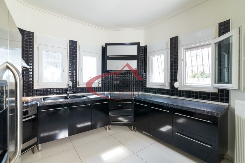Detached home 353sqm for sale-Panorama » Center