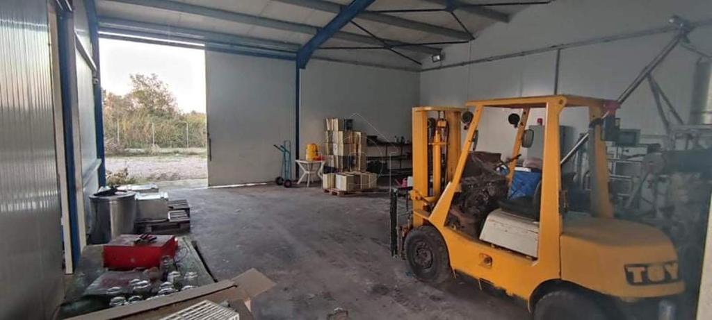 Βιοτεχνικός χώρος 245 τ.μ. πρός πώληση, Ν. Τρικάλων, Γόμφοι
