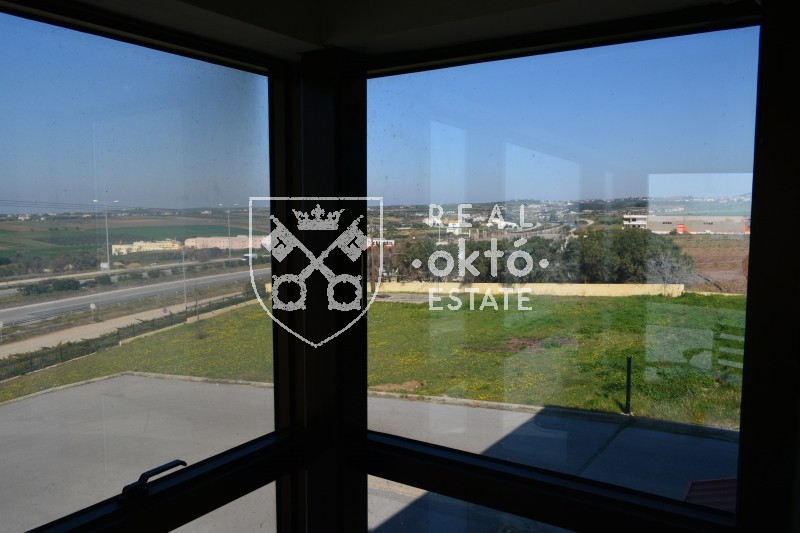 Επιχειρηματικό κτίριο 2.600 τ.μ. για πώληση