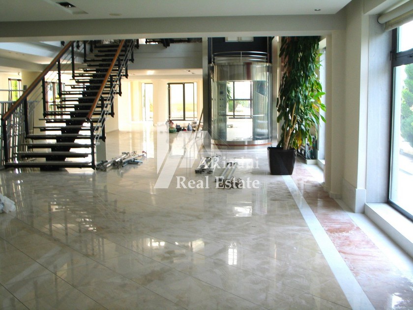 Business bulding 900sqm for rent-Thermi