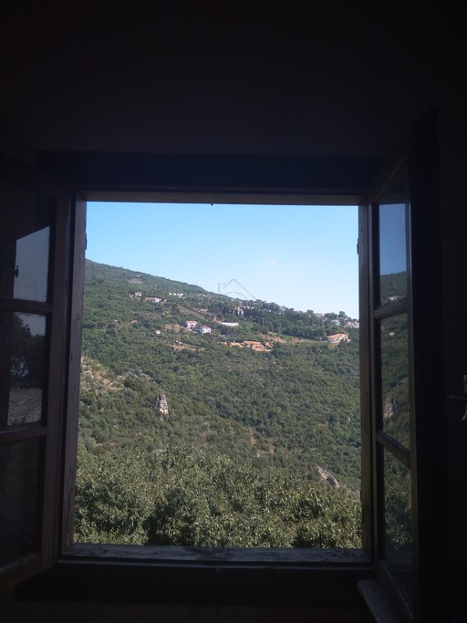 Μονοκατοικία 1.500 τ.μ. για πώληση