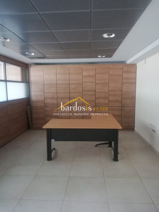 Business bulding 580sqm for rent-Kentro » Sintagma