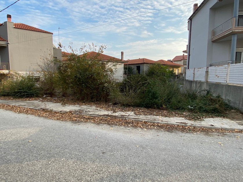 Land plot 300 sqm for sale