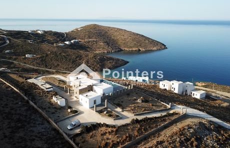 Villa 385sqm for sale-Andros » Idrousa