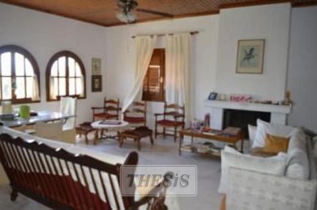 Building 300sqm for sale-Eretria » Magoila