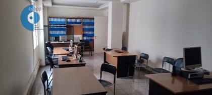 Office 300 sqm for rent