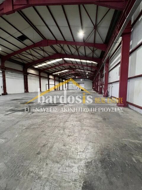 Business bulding 5.600sqm for rent-Inofita