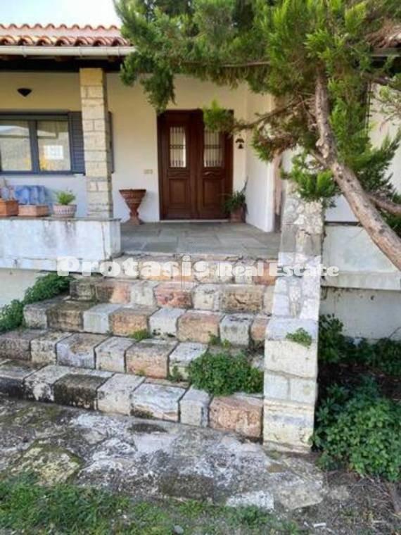 Μονοκατοικία 500 τ.μ. προς πώληση, Ροβιές