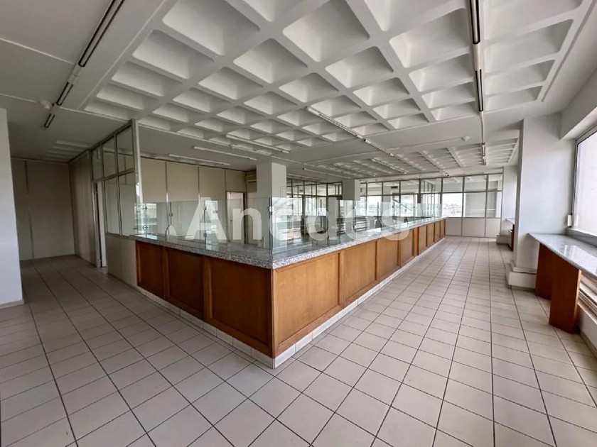 Επιχειρηματικό κτίριο 1.530 τ.μ. για ενοικίαση