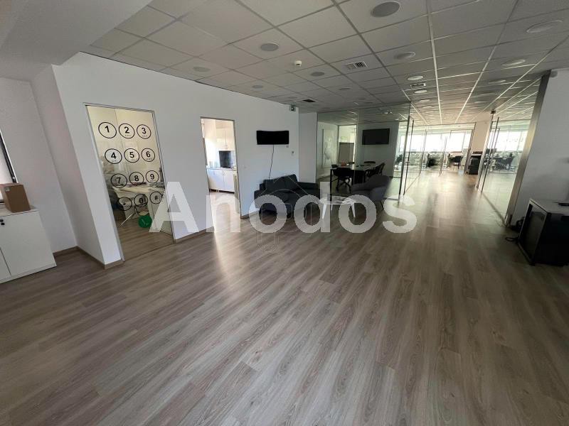 Γραφείο 330 τ.μ. για ενοικίαση